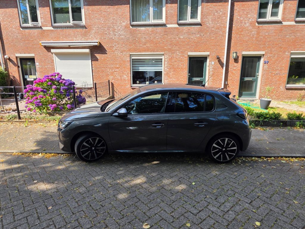 Peugeot 1.2 pure tech 100 pk allure
