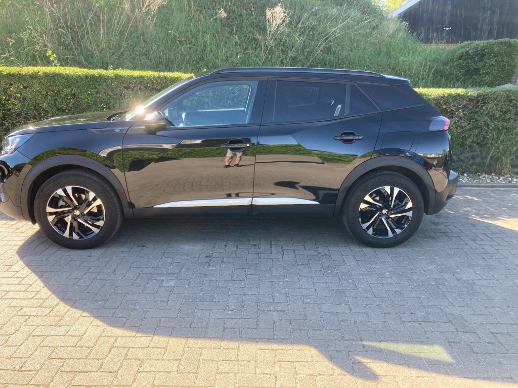 Peugeot E2008