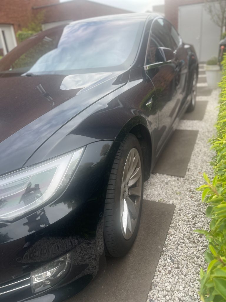 Tesla model S