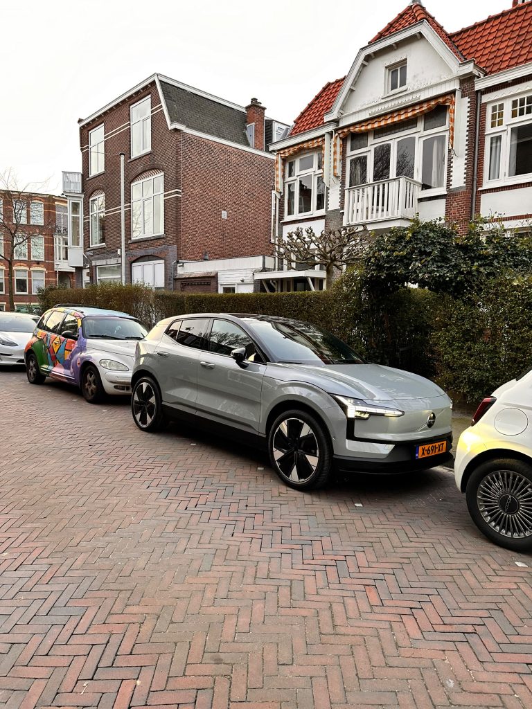 Volvo EX30