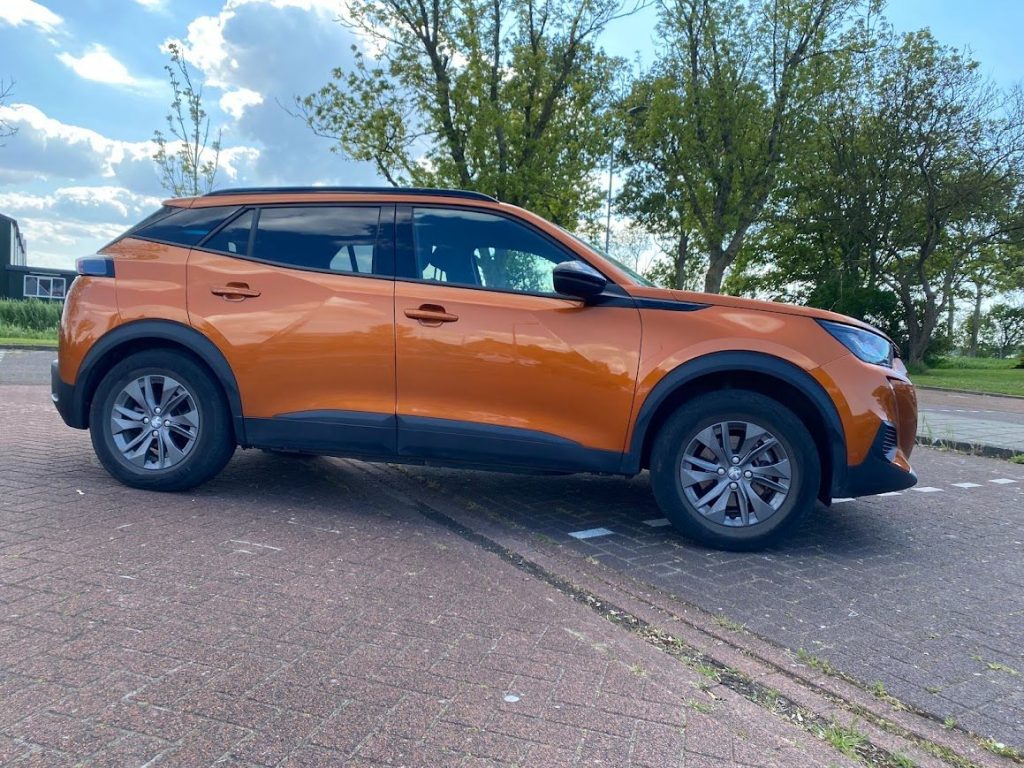 Peugeot E-2008